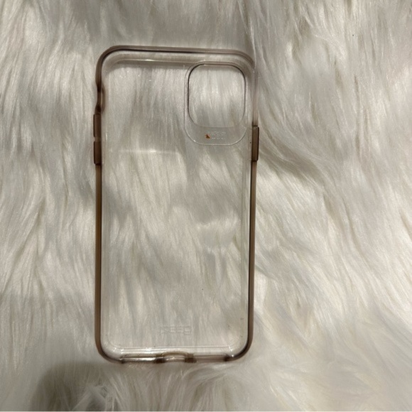 Gear4 Crystal Palace Clear Case - iPhone 11 Pro Max - Picture 3 of 5